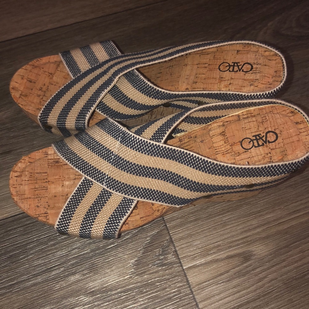 Blue and white stripped wedges Excellent condition